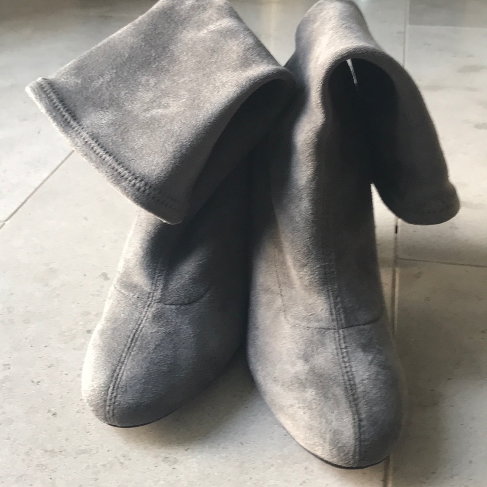 Grey suede boot